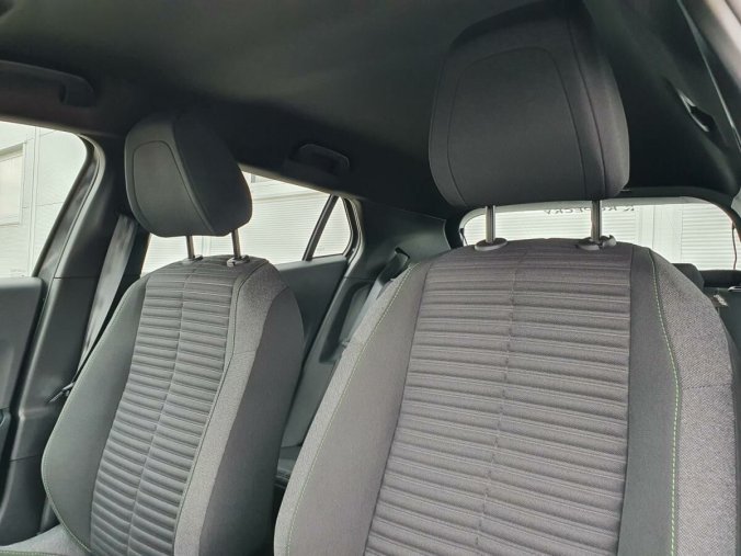 Peugeot 2008, Peugeot 2008 ACTIVE 1.2 PureTech 110k S&S M, barva červená