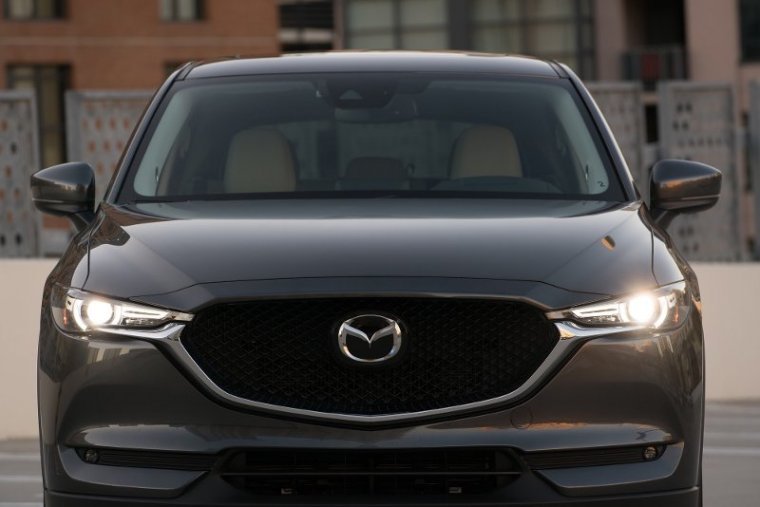 Mazda CX-5, 143kW (194k), barva šedá