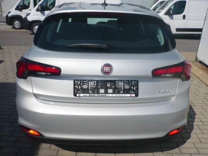 Fiat Tipo, HB 1.4 16v ITALIA Extra, barva stříbrná