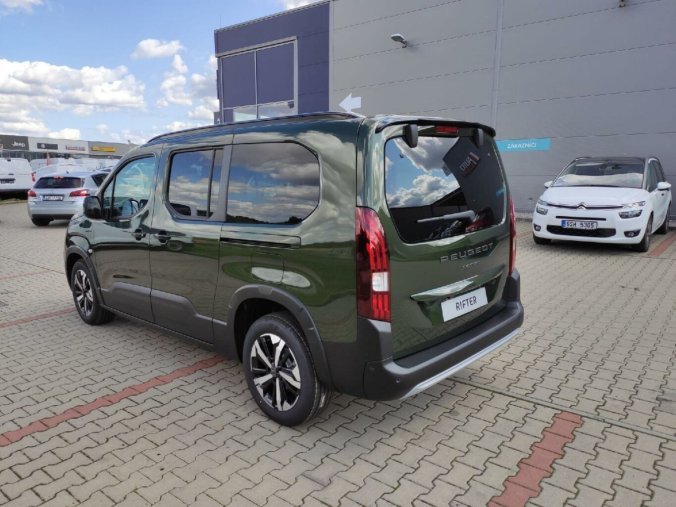 Peugeot Rifter, Peugeot Rifter GT 1.5 HDI 130kAUT8 osobní NAV, barva zelená