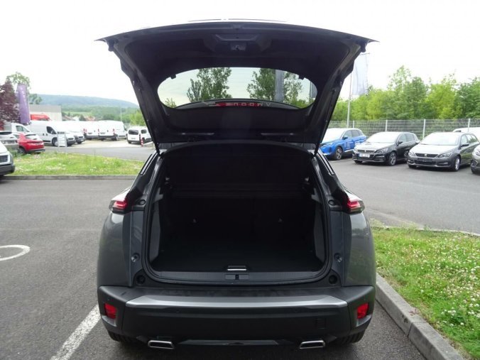 Peugeot 2008, Peugeot 2008 GT PureTech 130k EAT8, barva šedá