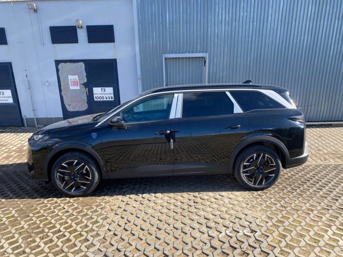 Peugeot 5008, Peugeot 5008 GT Hybrid 145 e-DCS6 - EL. SEDAČKY - 1225, barva černá