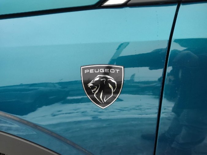Peugeot 3008, Peugeot 3008 GT 1.2 HY 145k AUT 6, barva modrá