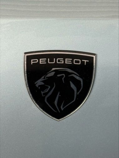 Peugeot 5008, Peugeot 5008 GT Hybrid 136 e-DCS6, barva modrá