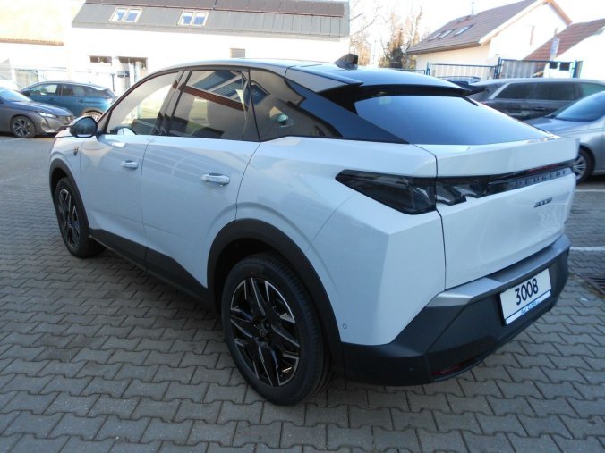 Peugeot 3008, Peugeot 3008 GT Hybrid 136 e-DCS6, barva bílá