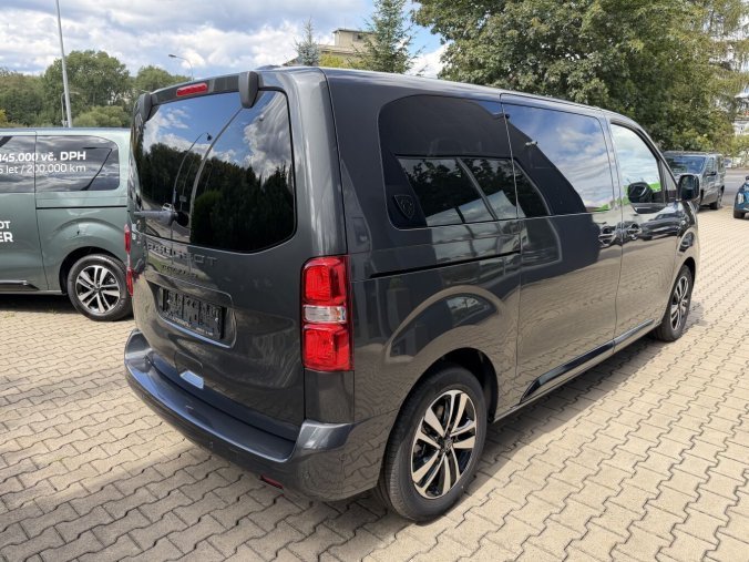 Peugeot Traveller, Peugeot Traveller Active L2 2.2 BlueHDi 150 MAN6, barva zelená