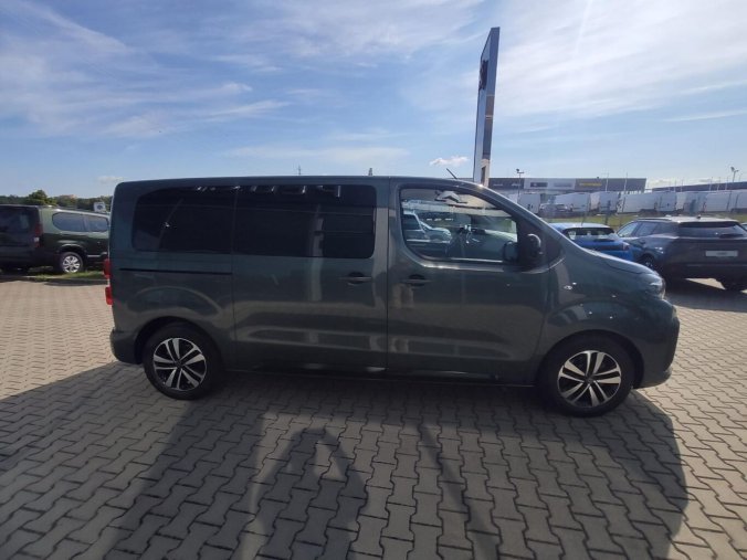 Peugeot Traveller, Peugeot Traveller 2.0 HDI 180k AUT8 L2 8 MÍST, barva zelená