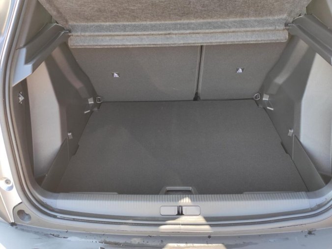 Peugeot 2008, Peugeot 2008 ALLURE 1.2 100k MAN6, barva stříbrná