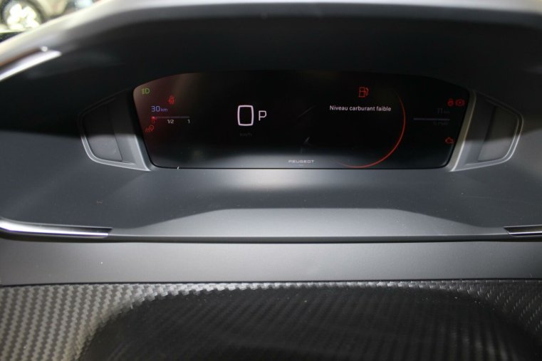 Peugeot 2008, Peugeot 2008 ALLURE Hybrid 136 e-DCS6, barva šedá