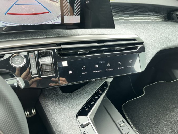 Peugeot 5008, Peugeot 5008 GT Hybrid 145 e-DCS6, barva modrá