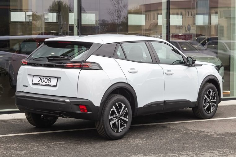 Peugeot 2008, Peugeot 2008 1,2 STYLE Hybrid 136 e-DCS6, barva bílá
