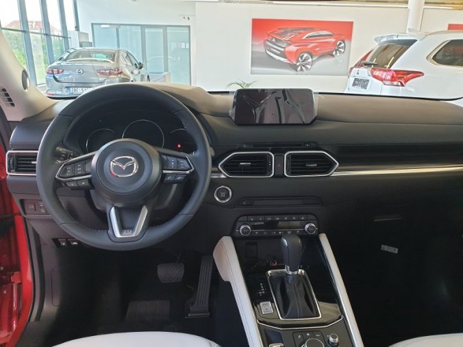 Mazda CX-5, 2.5 Skyactiv-G 194k, barva červená