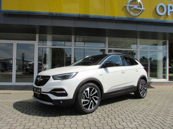Opel Grandland X, Ultimate 1,6 TURBO 133kW AT8, barva bílá