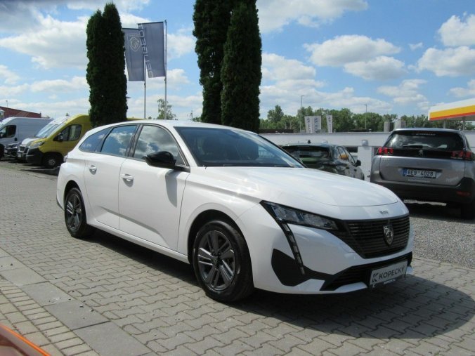 Peugeot 308, Peugeot 308 SW ACTIVE 1.2 PT 130k MAN6, barva bílá