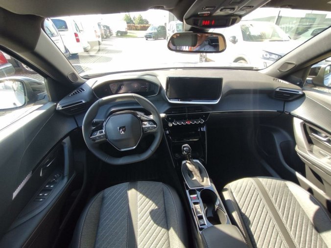Peugeot 2008, Peugeot 2008 ALLURE 1.2 100k MAN6, barva stříbrná