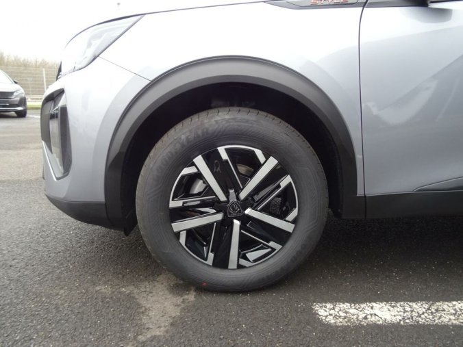 Peugeot 2008, Peugeot 2008 STYLE PureTech 100k MAN6, barva stříbrná