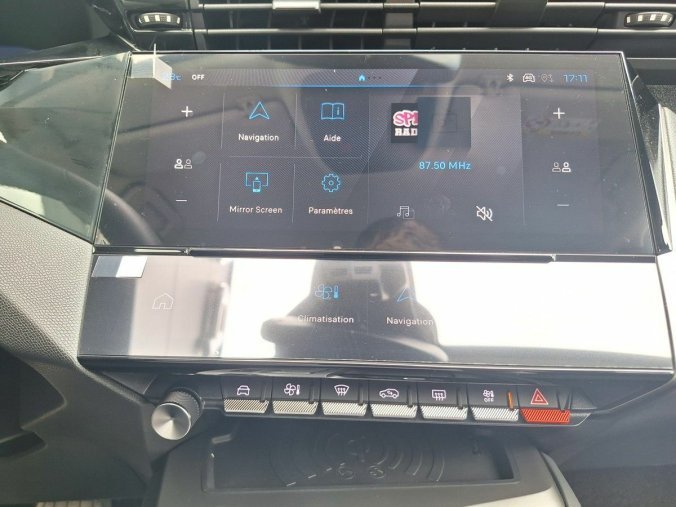 Peugeot 408, Peugeot 408 ALLURE Hybrid 145 e-DCS6, barva šedá