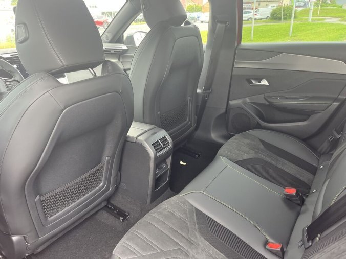 Peugeot 308, Peugeot 308 SW GT BlueHDi 130 S&S EAT8, barva červená