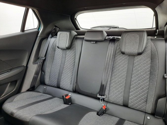 Peugeot 2008, Peugeot 2008 ALLURE 1.2 TURBO 100k MAN6, barva šedá