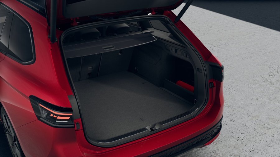 Volkswagen Passat, Passat R-Line People 200 kW eHybrid, barva červená