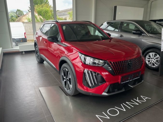 Peugeot 2008, Peugeot 2008 Allure 1,2 PureTech 100k Man6, barva červená