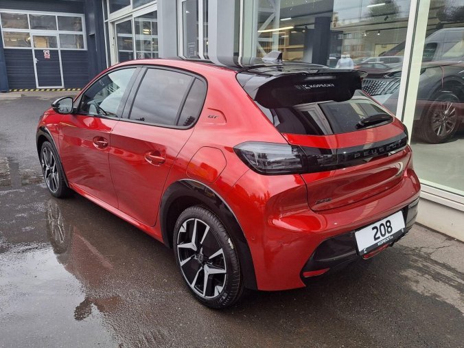 Peugeot 208, Peugeot 208 GT Hybrid 145 e-DCS6, barva červená