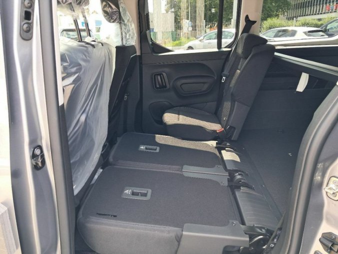 Peugeot Rifter, Peugeot Rifter LONG ALLURE BlueHDi 130 S&, barva šedá