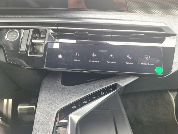 Peugeot 3008, Peugeot 3008 GT Hybrid 136 e-DCS6, barva šedá
