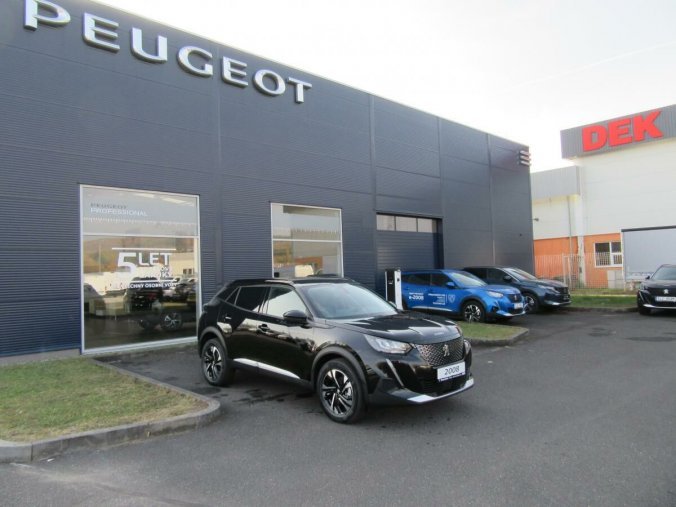 Peugeot 2008, ALLURE 1.2 PT 130k MAN6, barva černá