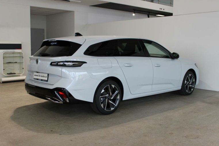 Peugeot 308, Peugeot 308 SW ALLURE Hybrid 136 e-DCS, barva bílá