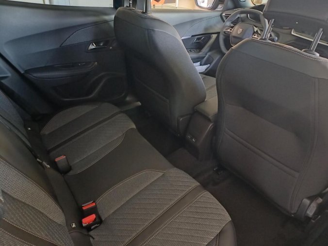 Peugeot 2008, Peugeot 2008 ALLURE 1.2 PureTech 100k, barva modrá