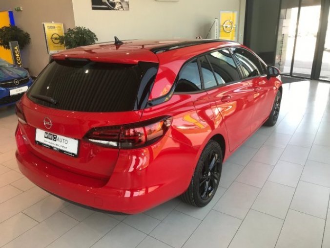 Opel Astra, Sports Tourer Elegance, barva červená