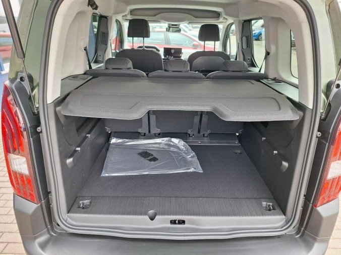 Peugeot Rifter, Peugeot Rifter GT BHDi 130 EAT8, barva zelená