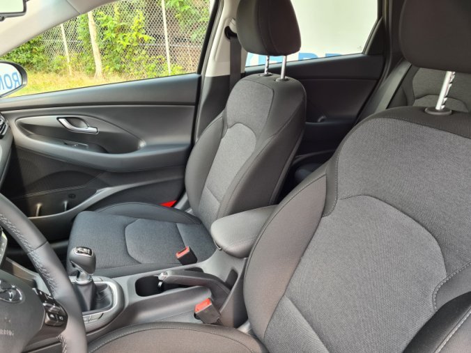 Hyundai i30, 1,5 T-GDI 117 kW iMT MHEV, barva bronzová