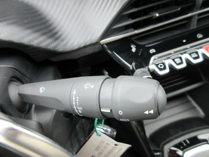 Peugeot 208, Peugeot 208 STYLE Hybrid 110 e-DCS6, barva černá