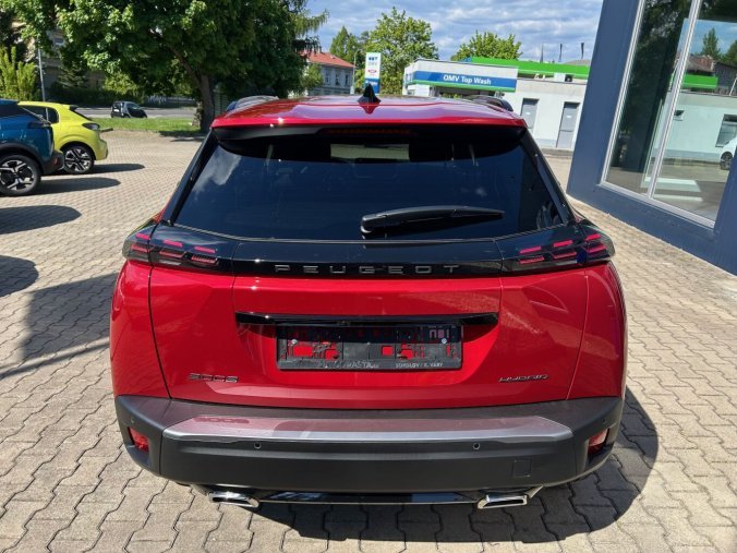 Peugeot 2008, Peugeot 2008 ALLURE Hybrid 145k e-DCS6, barva červená