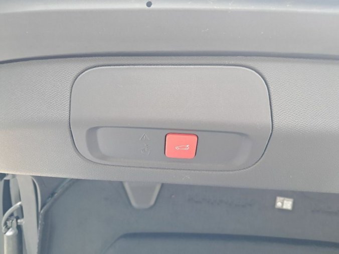 Peugeot 408, Peugeot 408 408 GT Hybrid 145 e-DCS6, barva bílá