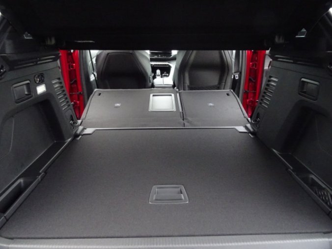 Peugeot 3008, ALLURE PACK 1.5 BHDi 130k EAT8, barva červená