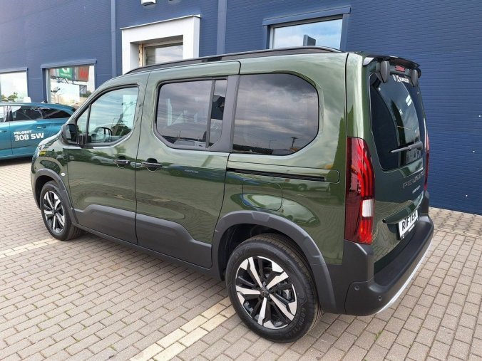 Peugeot Rifter, Peugeot Rifter GT BHDi 130 EAT8, barva zelená