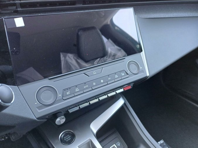 Peugeot 308, Peugeot 308 SW Allure BlueHDi 7 let zár., barva šedá