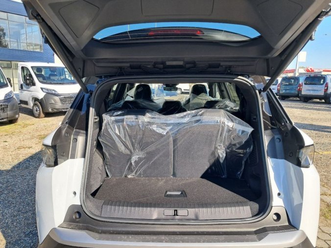 Peugeot 5008, Peugeot 5008 5008 GT Hybrid 145 e-DCS6, barva bílá