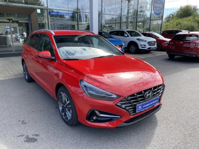 Hyundai i30, 1,5 T-GDI 117 kW iMT MHEV, barva červená