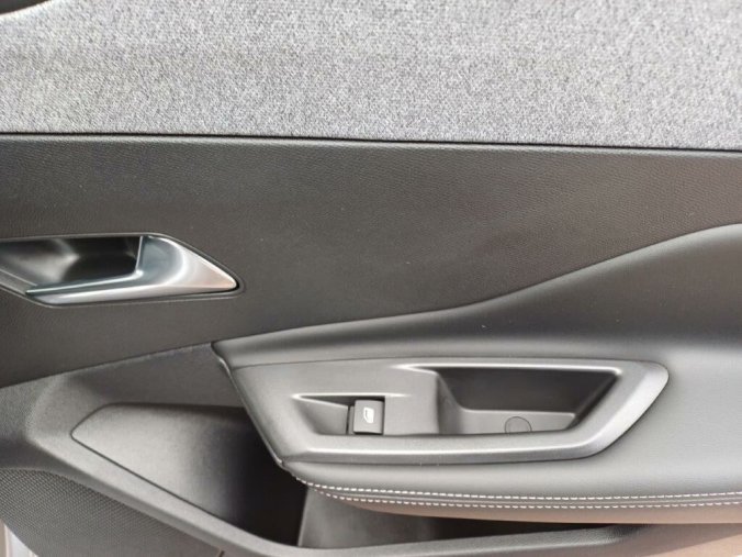 Peugeot 308, Peugeot 308 SW Allure BlueHDi 7 let zár., barva šedá
