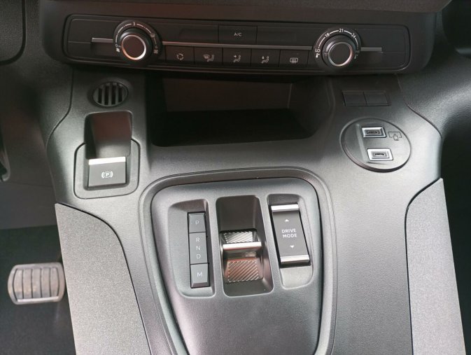 Peugeot Rifter, Peugeot Rifter LONG ALLURE BlueHDi 130 S&S EA, barva zelená