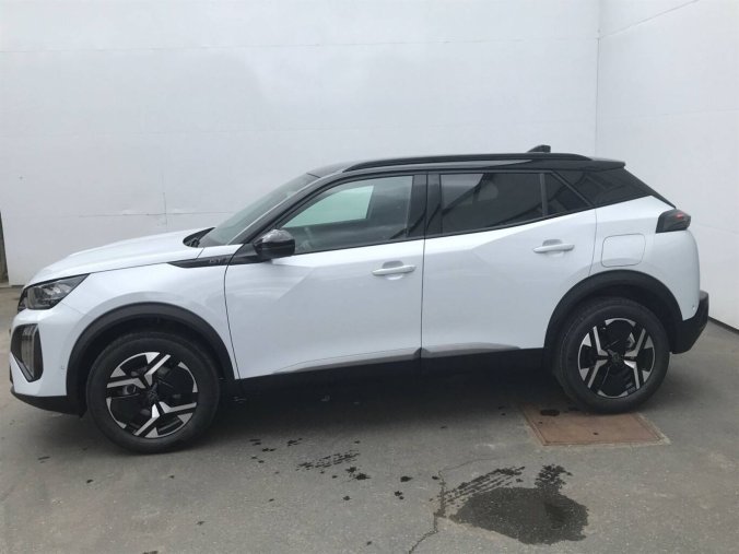 Peugeot 2008, Peugeot 2008 GT Hybrid  145 e-DCS6, barva bílá