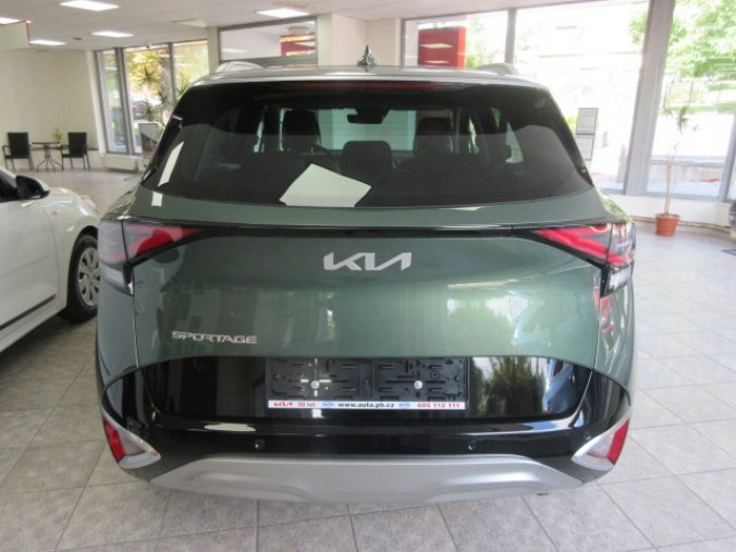 Kia Sportage, 1,6T-GDi GPF MHEV 4x2 7DCT TOP, barva černá