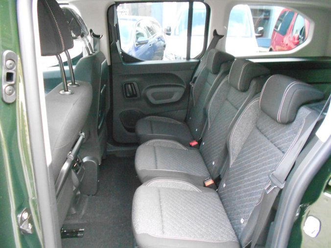 Peugeot Rifter, Peugeot Rifter LONG ALLURE BlueHDi 130 M6, barva zelená