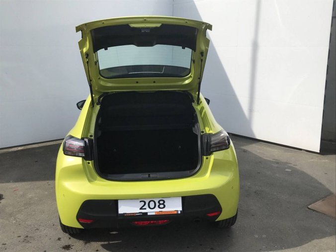 Peugeot 208, Peugeot 208 STYLE S&S MAN6 1,2 PureTech, barva žlutá
