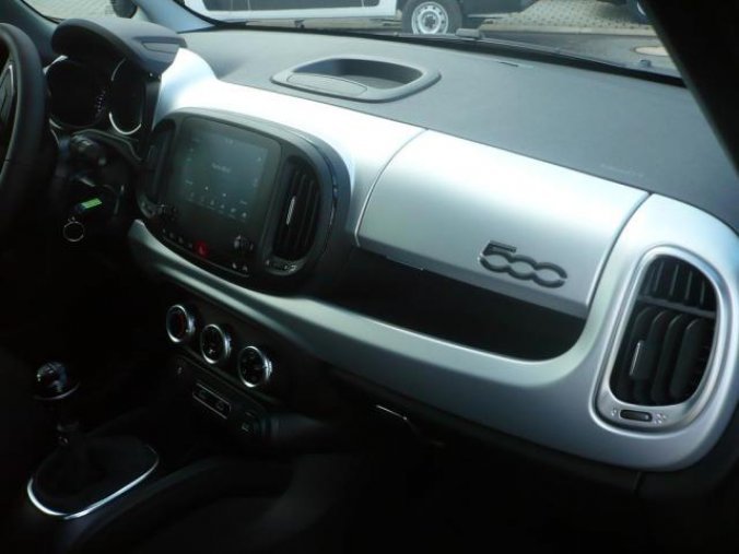 Fiat 500L, 1.4 16v 95k Connect, barva zelená