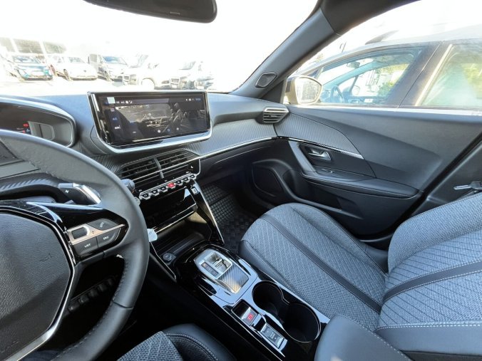 Peugeot 2008, Peugeot 2008 ALLURE PureTech 130k EAT8, barva šedá
